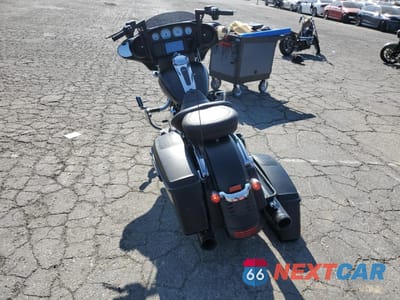 Czwarte zdjęcie samochodu z boku: 2004 HARLEY-DAVIDSON FLHX STREET GLIDE VIN:1HD1KBM12EB676232 - miniatura