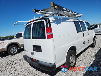 Trzecie zdjęcie samochodu z tyłu: 2025 CHEVROLET EXPRESS G2500 VIN:1GCWGAFP4S1106464 - miniatura