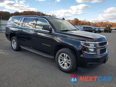 Czwarte zdjęcie samochodu z boku: 2019 CHEVROLET SUBURBAN K1500 LT VIN:1GNSKHKC9KR189049 - miniatura