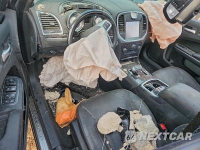 Zdjęcie 8 z 13 samochodu: 2014 CHRYSLER 300C VIN:2C3CCAEG5EH103356 - miniatura
