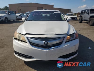 Piąte zdjęcie samochodu w środku: 2013 ACURA ILX HYBRID TECH VIN:19VDE3F73DE301117 - miniatura