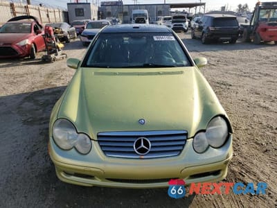 Piąte zdjęcie samochodu w środku: 2003 MERCEDES-BENZ C 230K SPORT COUPE VIN:WDBRN40J73A482374 - miniatura
