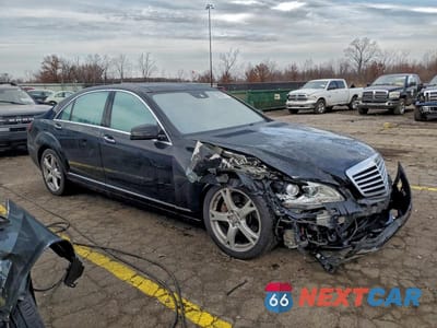 Czwarte zdjęcie samochodu z boku: 2013 MERCEDES-BENZ S 550 4MATIC VIN:WDDNG9EB3DA534437 - miniatura