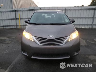 Piąte zdjęcie samochodu w środku: 2017 TOYOTA SIENNA LE VIN:5TDKZ3DC5HS876138 - miniatura