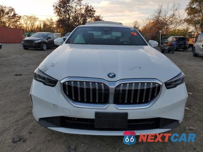 Piąte zdjęcie samochodu w środku: 2025 BMW 530 XI VIN:WBA53FJ0XSCT29723 - miniatura
