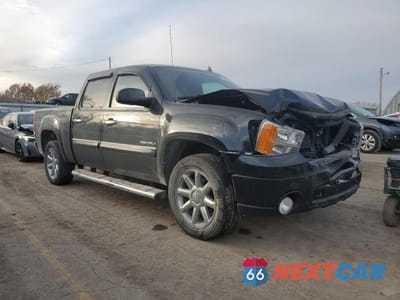 Czwarte zdjęcie samochodu z boku: 2011 GMC SIERRA C1500 DENALI VIN:3GTP1XE27BG136817 - miniatura