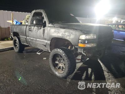 Czwarte zdjęcie samochodu z boku: 2001 CHEVROLET SILVERADO K1500 VIN:1GCEK14T51Z313567 - miniatura