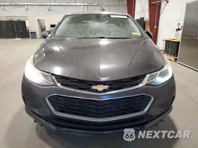 Piąte zdjęcie samochodu w środku: 2017 CHEVROLET CRUZE LT VIN:1G1BE5SM4H7191733 - miniatura