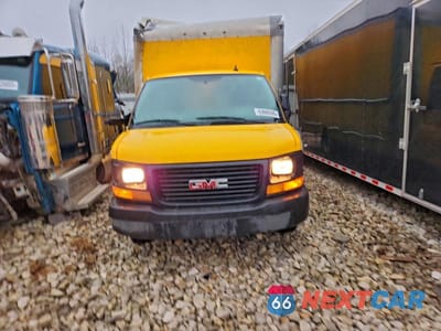 Piąte zdjęcie samochodu w środku: 2017 GMC SAVANA BOX TRUCK VIN:1GD37TCG0H1171769 - miniatura