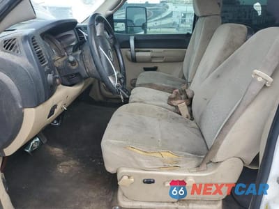 Zdjęcie 7 z 13 samochodu: 2008 CHEVROLET SILVERADO K2500 HEAVY DUTY VIN:1GCHK23628F164769 - miniatura