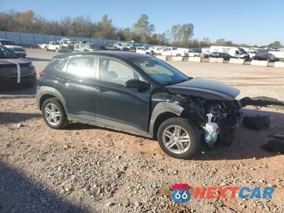 Czwarte zdjęcie samochodu z boku: 2023 HYUNDAI KONA SE VIN:KM8K2CAB3PU013540 - miniatura