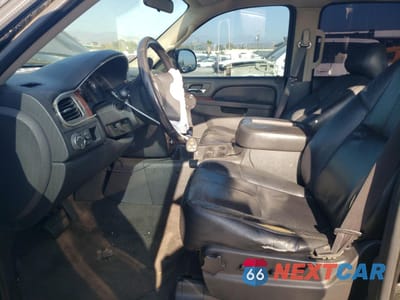 Zdjęcie 7 z 15 samochodu: 2012 CHEVROLET SUBURBAN C1500 LT VIN:1GNSCJE02CR268960 - miniatura
