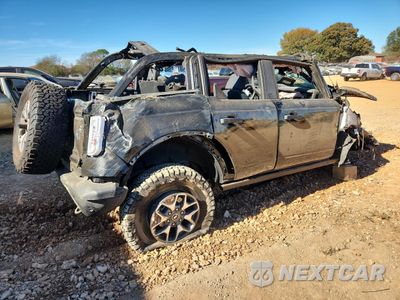 Trzecie zdjęcie samochodu z tyłu: 2025 FORD BRONCO BADLANDS VIN:1FMEE9BP3SLB26291 - miniatura