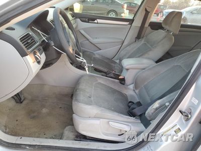 Zdjęcie 7 z 13 samochodu: 2013 VOLKSWAGEN PASSAT S VIN:1VWAP7A39DC095399 - miniatura
