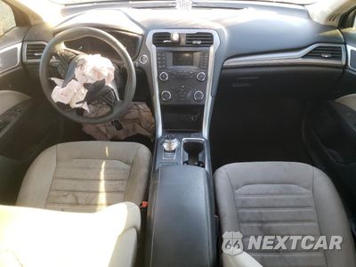 Zdjęcie 8 z 12 samochodu: 2020 FORD FUSION S VIN:3FA6P0G71LR149519 - miniatura