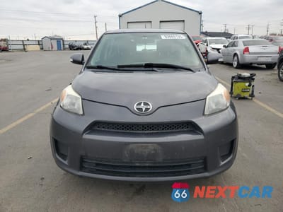 Piąte zdjęcie samochodu w środku: 2011 TOYOTA SCION XD VIN:JTKKU4B48B1013010 - miniatura