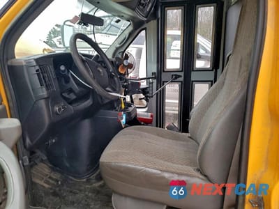 Piąte zdjęcie samochodu w środku: 2012 CHEVROLET EXPRESS SCHOOL BUS VIN:1GB3G3BG9C1126655 - miniatura