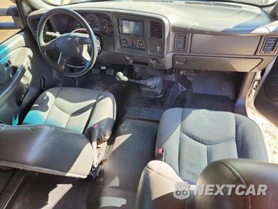 Zdjęcie 8 z 11 samochodu: 2006 CHEVROLET SILVERADO C2500 HEAVY DUTY VIN:1GCHC29U56E162052 - miniatura
