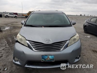 Piąte zdjęcie samochodu w środku: 2013 TOYOTA SIENNA XLE VIN:5TDYK3DC6DS307551 - miniatura