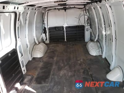 Zdjęcie 10 z 13 samochodu: 2019 CHEVROLET EXPRESS G2500 VIN:1GCWGBFG0K1261079 - miniatura