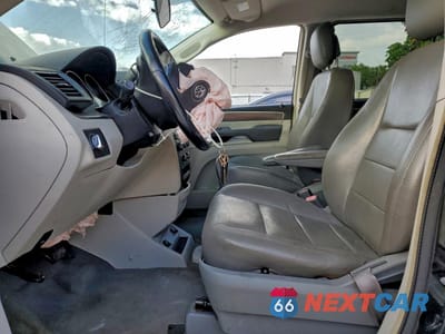 Zdjęcie 7 z 15 samochodu: 2012 VOLKSWAGEN ROUTAN S VIN:2C4RVAAG2CR393830 - miniatura