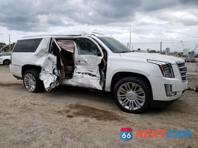 Czwarte zdjęcie samochodu z boku: 2019 CADILLAC ESCALADE ESV PLATINUM VIN:1GYS3KKJ5KR261344 - miniatura