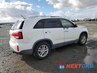Trzecie zdjęcie samochodu z tyłu: 2014 KIA SORENTO LX VIN:5XYKTCA69EG528416 - miniatura