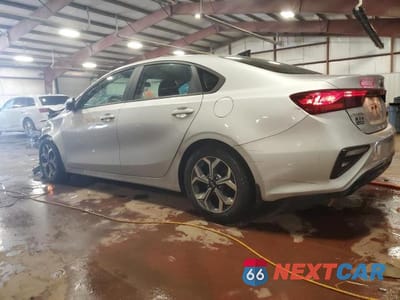 Drugie zdjęcie samochodu z przodu: 2021 KIA FORTE FE VIN:3KPF24AD5ME306993 - miniatura