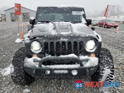 Piąte zdjęcie samochodu w środku: 2017 JEEP WRANGLER RUBICON VIN:1C4BJWCG9HL588766 - miniatura