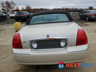 Zdjęcie 6 z 12 samochodu: 2003 LINCOLN TOWN CAR CARTIER VIN:1LNHM83W23Y619173 - miniatura