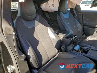 Zdjęcie 10 z 12 samochodu: 2015 TESLA MODEL S 90D VIN:5YJSA1V29FF098381 - miniatura