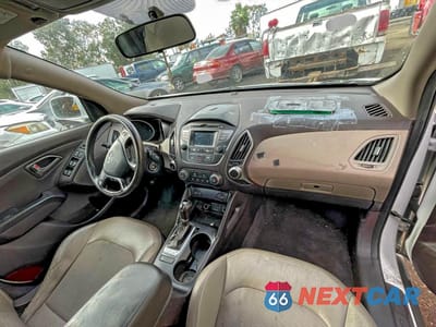 Zdjęcie 9 z 11 samochodu: 2015 HYUNDAI TUCSON LIMITED VIN:KM8JU3AG7FU092680 - miniatura