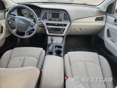 Zdjęcie 8 z 12 samochodu: 2016 HYUNDAI SONATA HYBRID VIN:KMHE24L10GA037609 - miniatura