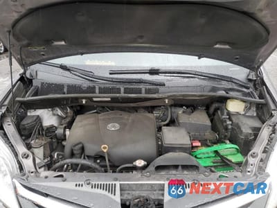 Zdjęcie 12 z 13 samochodu: 2018 TOYOTA SIENNA XLE VIN:5TDYZ3DC1JS912231 - miniatura