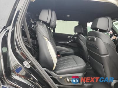 Zdjęcie 10 z 12 samochodu: 2025 BMW X7 XDRIVE40I VIN:5UX23EM04S9W51796 - miniatura