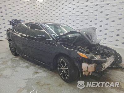 Czwarte zdjęcie samochodu z boku: 2018 TOYOTA CAMRY L VIN:4T1B11HK6JU661572 - miniatura