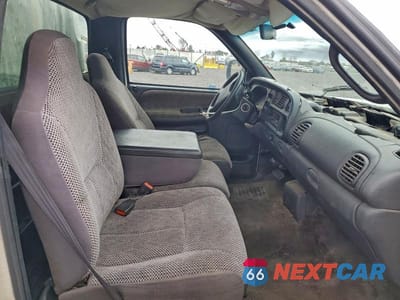 Zdjęcie 11 z 12 samochodu: 2001 DODGE RAM UTILITY / SERVICE TRUCK VIN:3B7KC26Z51M271832 - miniatura