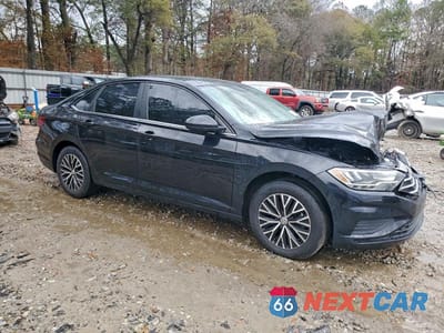 Czwarte zdjęcie samochodu z boku: 2020 VOLKSWAGEN JETTA S VIN:3VWCB7BU7LM057097 - miniatura