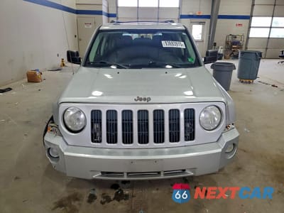 Piąte zdjęcie samochodu w środku: 2009 JEEP PATRIOT SPORT VIN:1J4FT28A89D154692 - miniatura