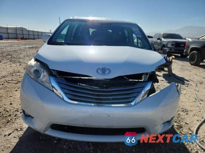 Piąte zdjęcie samochodu w środku: 2017 TOYOTA SIENNA XLE PREMIUM 8-PASSENGER VIN:5TDYZ3DC5HS859690 - miniatura