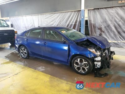Czwarte zdjęcie samochodu z boku: 2021 KIA FORTE FE VIN:3KPF24AD7ME324699 - miniatura