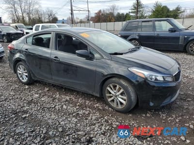 Czwarte zdjęcie samochodu z boku: 2017 KIA FORTE LX VIN:3KPFL4A75HE029226 - miniatura