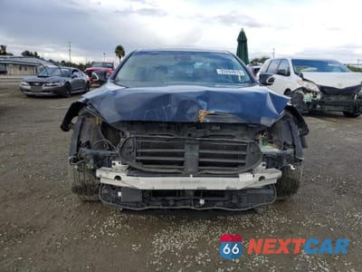 Piąte zdjęcie samochodu w środku: 2016 KIA K900 VIN:KNALW4D44G6031417 - miniatura