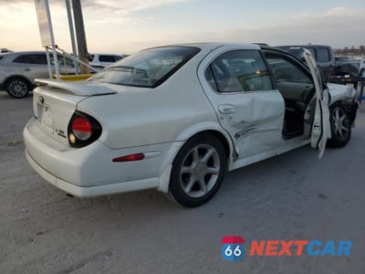 Trzecie zdjęcie samochodu z tyłu: 2001 NISSAN MAXIMA GXE VIN:JN1CA31D71T611868 - miniatura