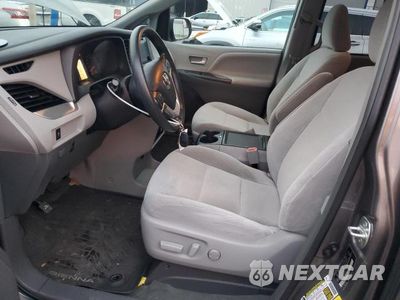 Zdjęcie 7 z 13 samochodu: 2017 TOYOTA SIENNA LE VIN:5TDKZ3DC5HS876138 - miniatura