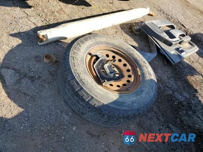 Zdjęcie 12 z 12 samochodu: 2018 CHEVROLET SILVERADO K1500 LT VIN:1GCUKREC5JF248083 - miniatura