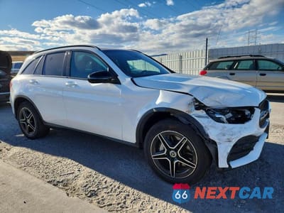 Czwarte zdjęcie samochodu z boku: 2020 MERCEDES-BENZ GLC 300 4MATIC VIN:WDC0G8EB4LF700801 - miniatura
