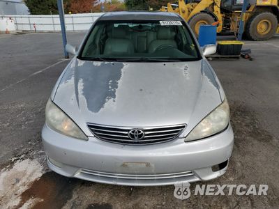 Piąte zdjęcie samochodu w środku: 2005 TOYOTA CAMRY LE VIN:4T1BF30K35U086622 - miniatura