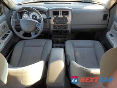 Zdjęcie 8 z 12 samochodu: 2006 DODGE DAKOTA QUAD SLT VIN:1D7HE48N66S605624 - miniatura