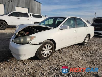 2005 TOYOTA CAMRY LE 4T1BE32K95U620156 - główne zdjęcie licytacji z USA - miniatura